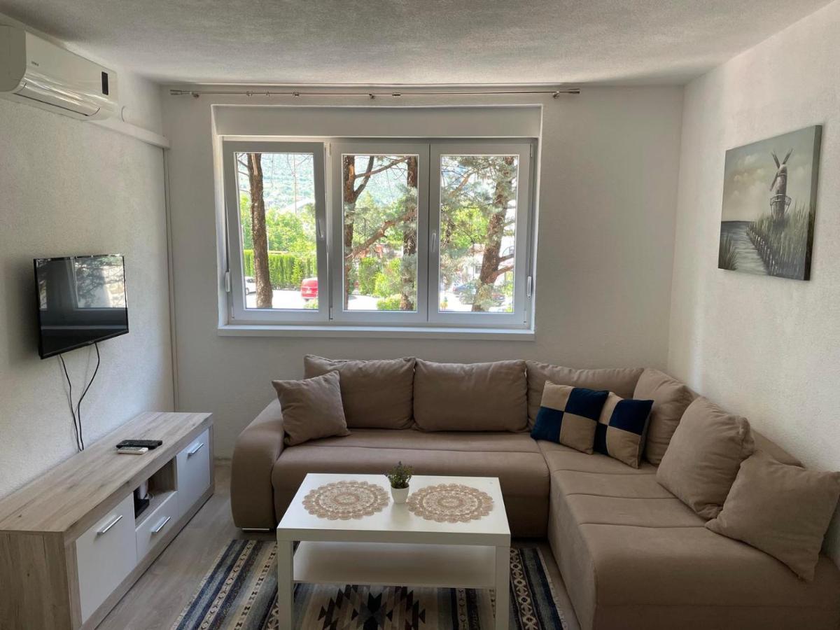 מוסטר Apartment F&N מראה חיצוני תמונה