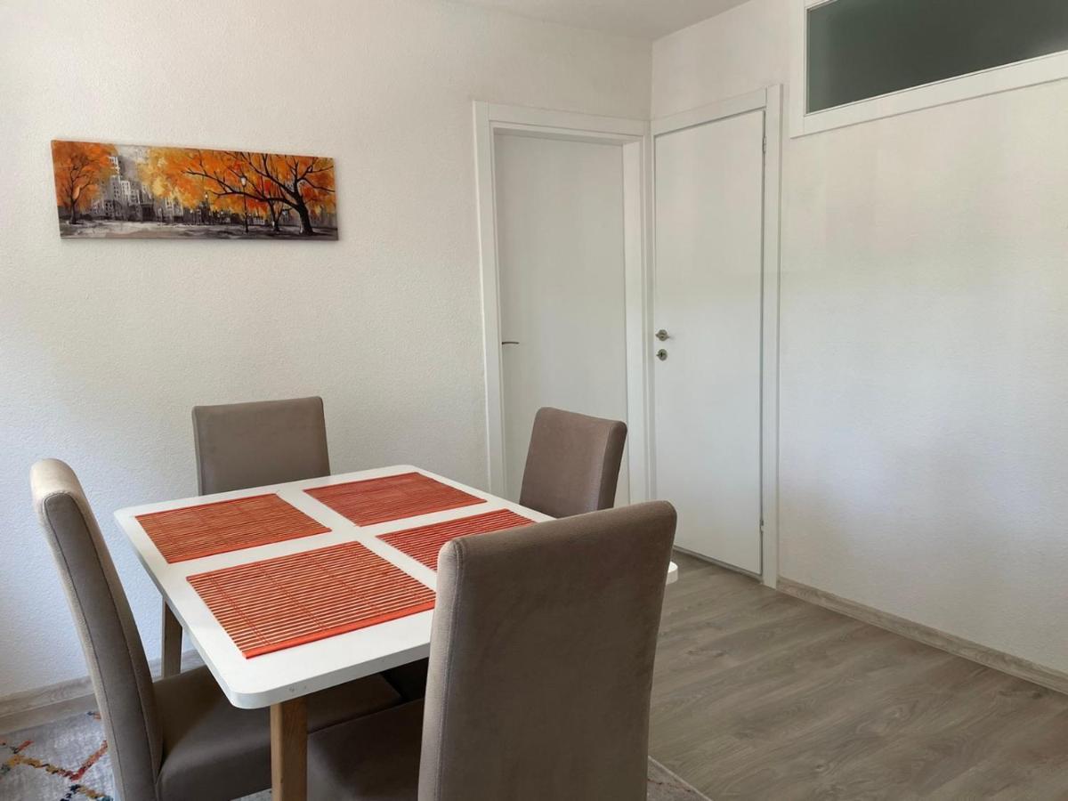 מוסטר Apartment F&N מראה חיצוני תמונה