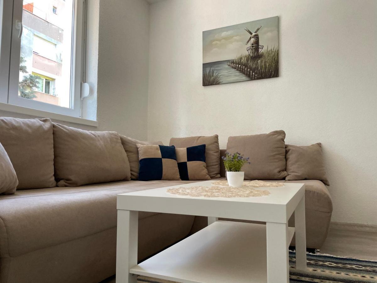 מוסטר Apartment F&N מראה חיצוני תמונה