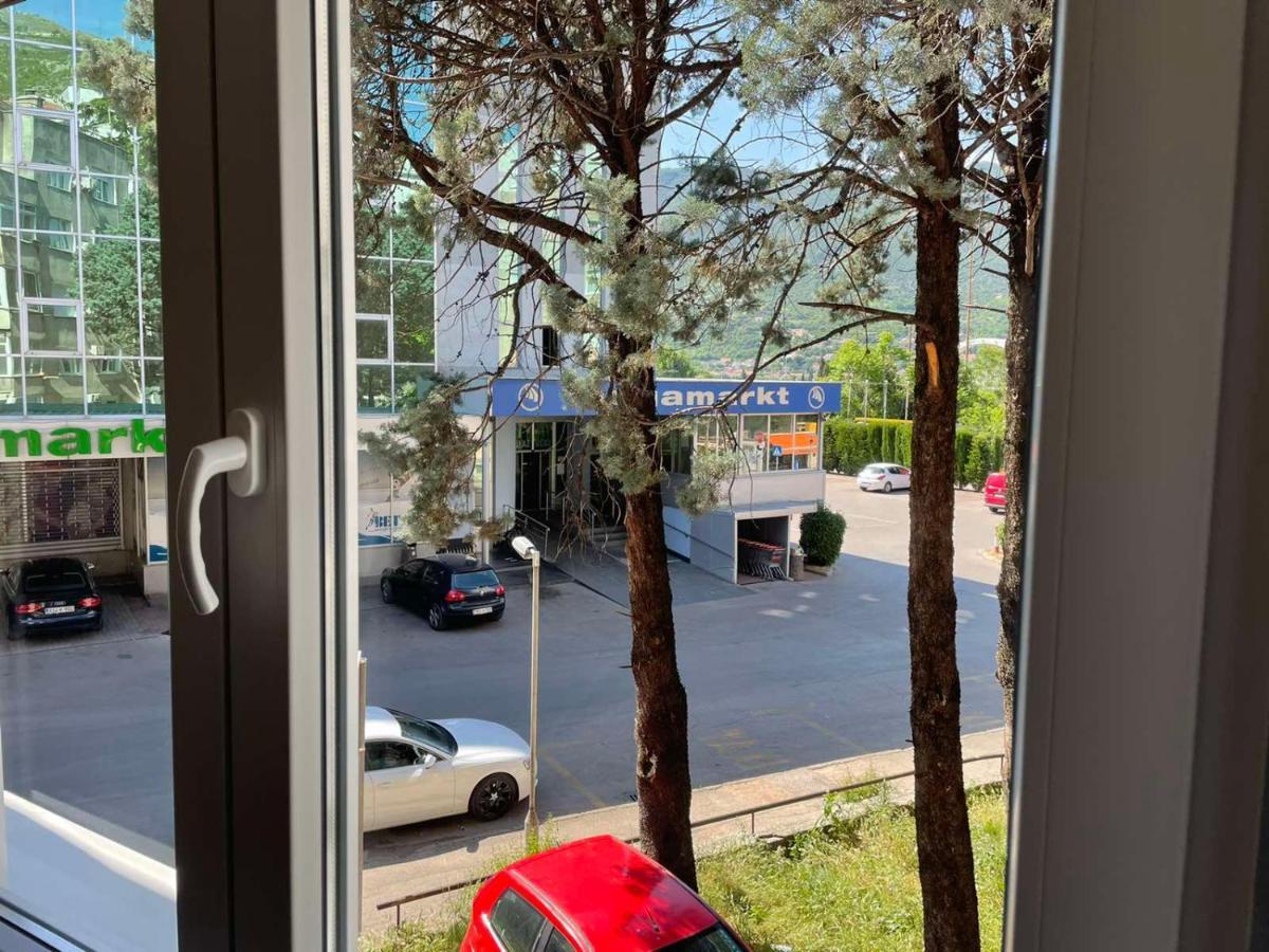 מוסטר Apartment F&N מראה חיצוני תמונה