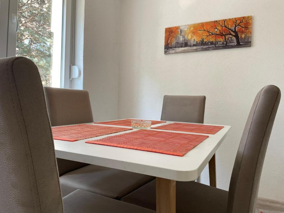 מוסטר Apartment F&N מראה חיצוני תמונה
