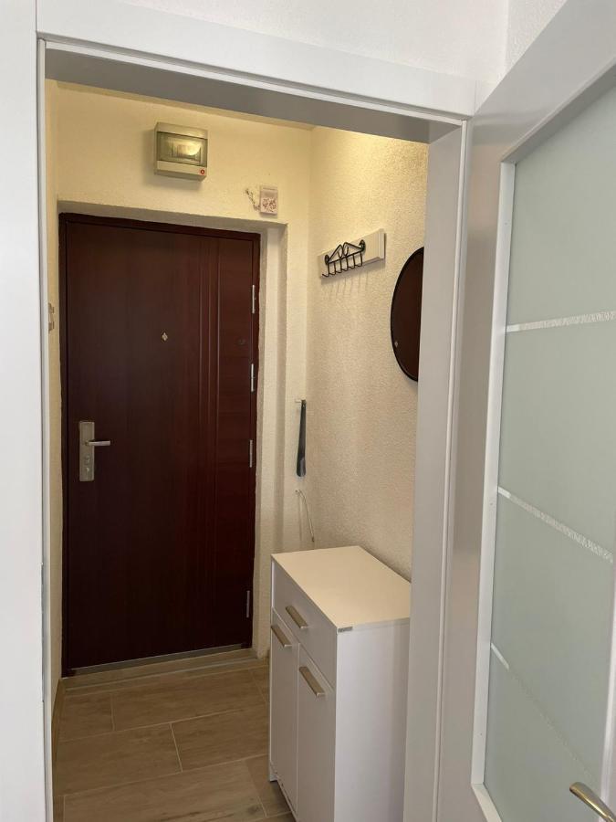 מוסטר Apartment F&N מראה חיצוני תמונה