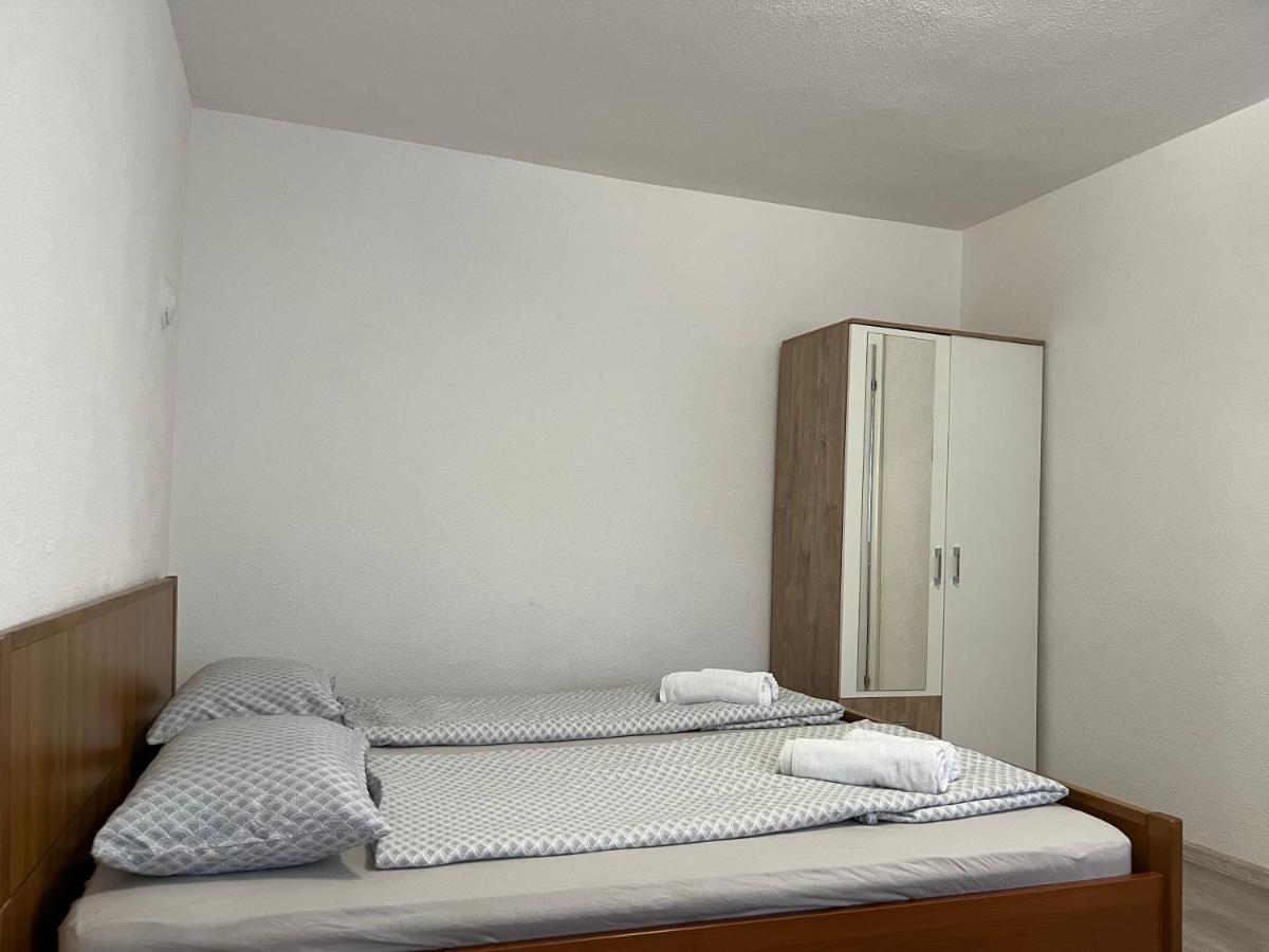 מוסטר Apartment F&N מראה חיצוני תמונה